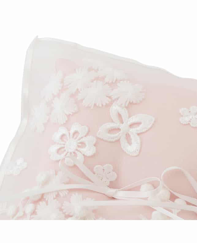 BARNEYS NEW YORK リングピロー “カットレース"　（ピンク） NONE