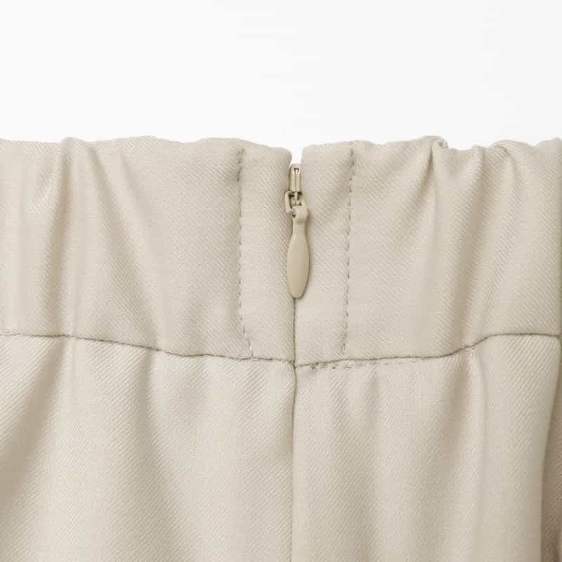 BARNEYS NEW YORK ストレッチ素材ラップデザインAラインスカート BEIGE
