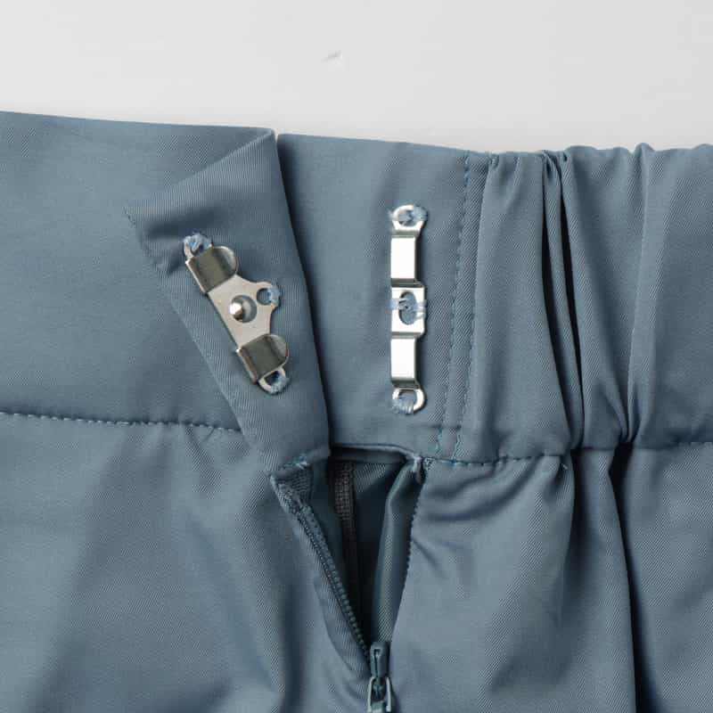 BARNEYS NEW YORK ウォッシャブル メモリー素材タック入りフレアスカート LIGHT BLUE