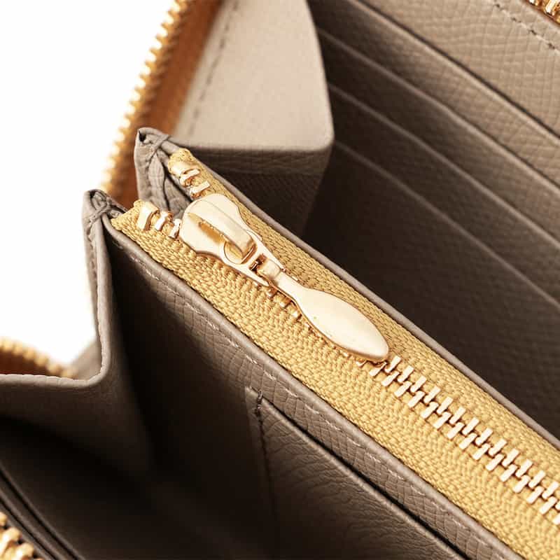 BARNEYS NEW YORK ラウンドジップ ロングウォレット YELLOW