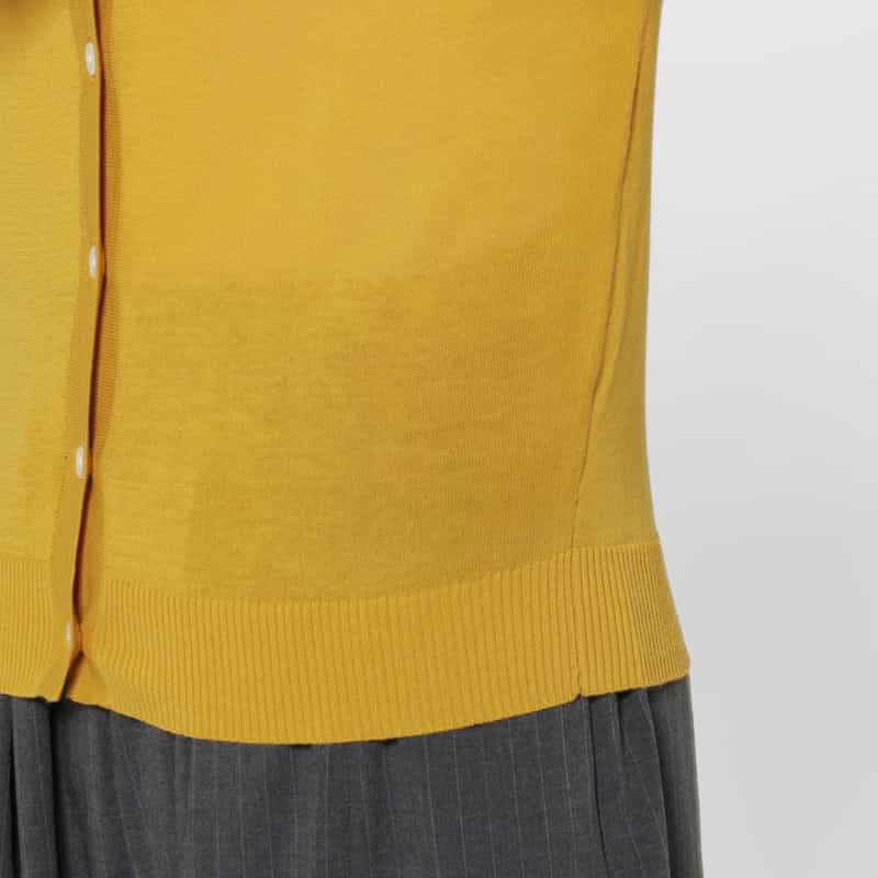 BARNEYS NEW YORK Vネック コンパクト ニットカーディガン MUSTARD