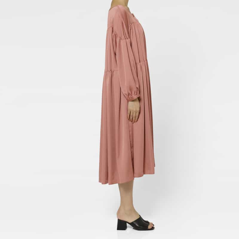 BARNEYS NEW YORK ウォッシャブル ギャザーデザイン フロントボタンドレス PINK