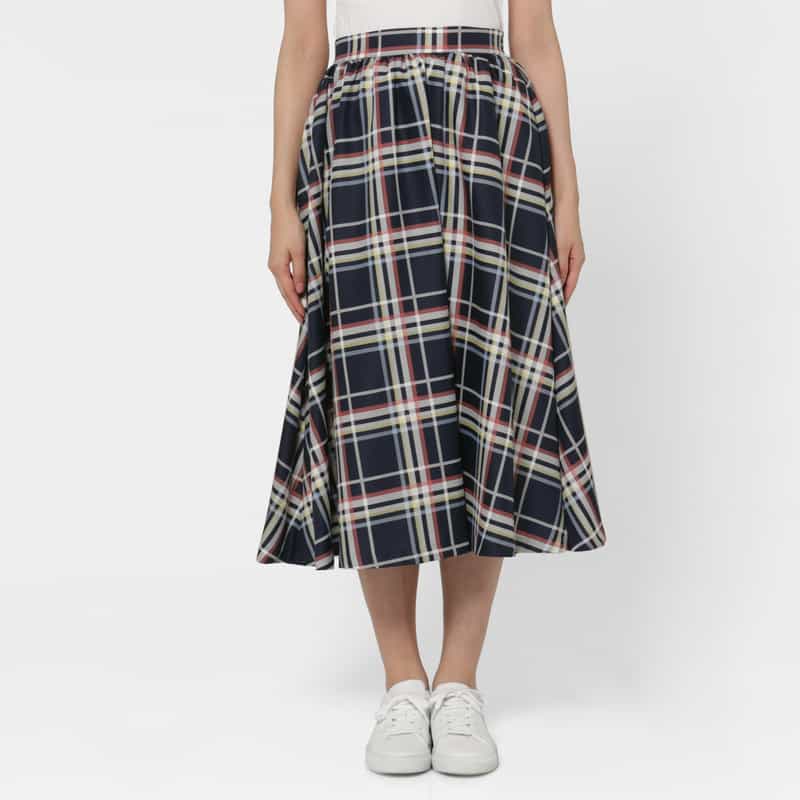 BARNEYS NEW YORK ウォッシャブル チェック柄フレアスカート NAVY