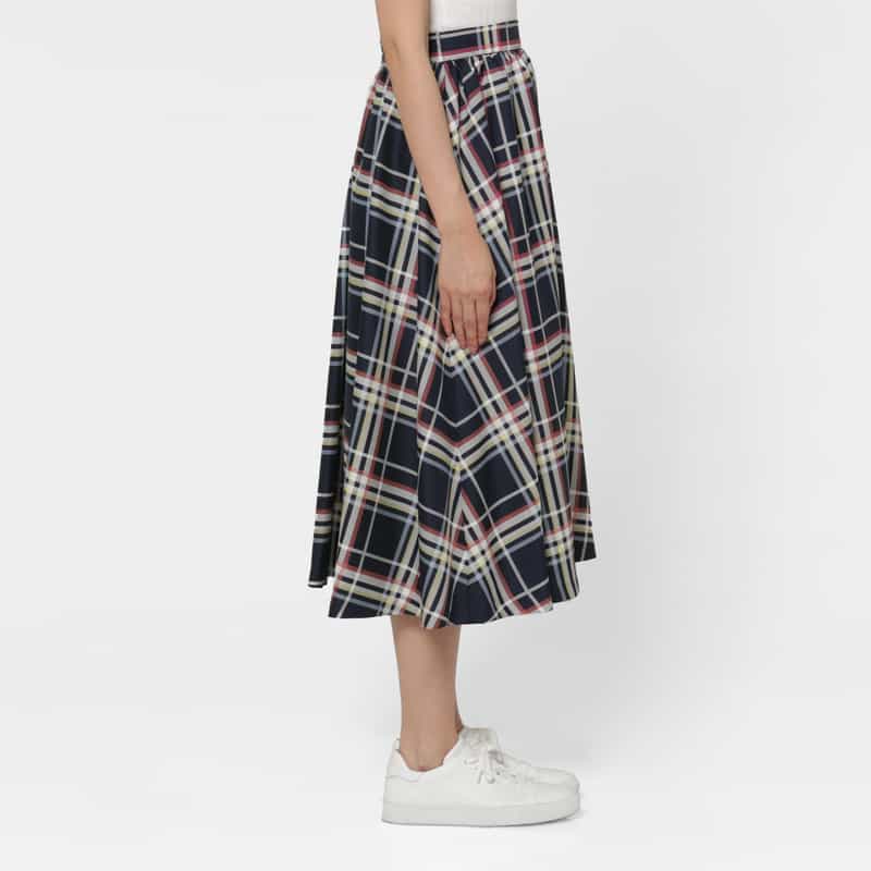 BARNEYS NEW YORK ウォッシャブル チェック柄フレアスカート NAVY