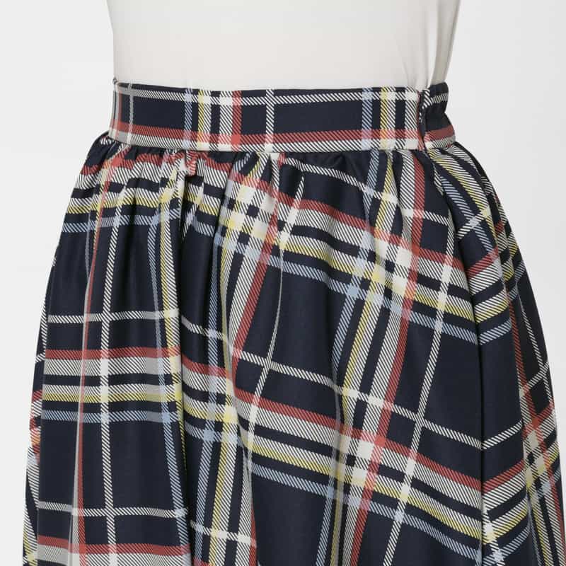 BARNEYS NEW YORK ウォッシャブル チェック柄フレアスカート NAVY