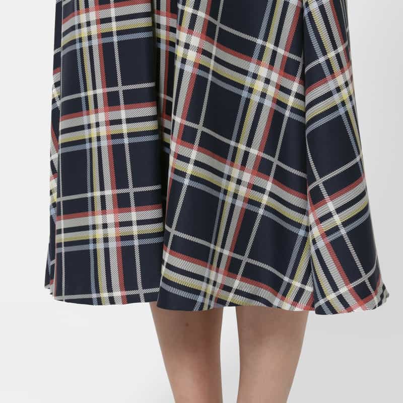 BARNEYS NEW YORK ウォッシャブル チェック柄フレアスカート NAVY
