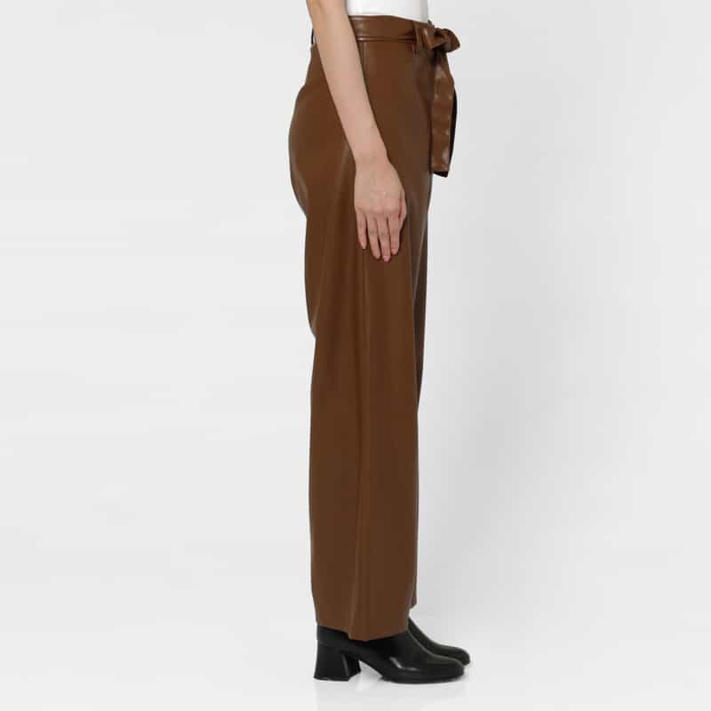 BARNEYS NEW YORK フェイクレザー ベルテッドワイドパンツ BROWN