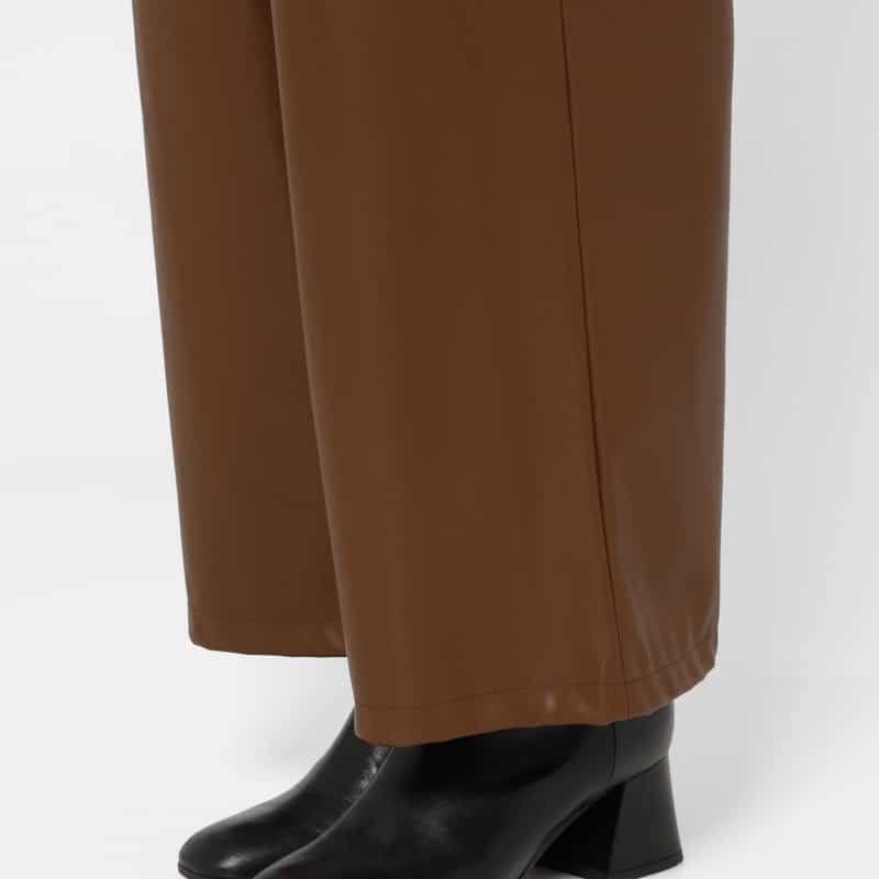 BARNEYS NEW YORK フェイクレザー ベルテッドワイドパンツ BROWN