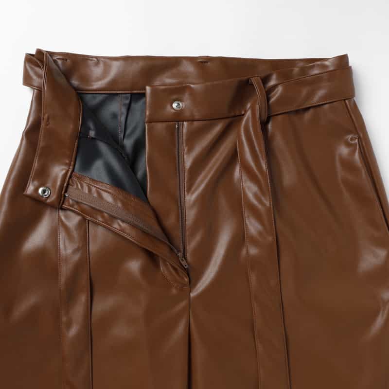 BARNEYS NEW YORK フェイクレザー ベルテッドワイドパンツ BROWN