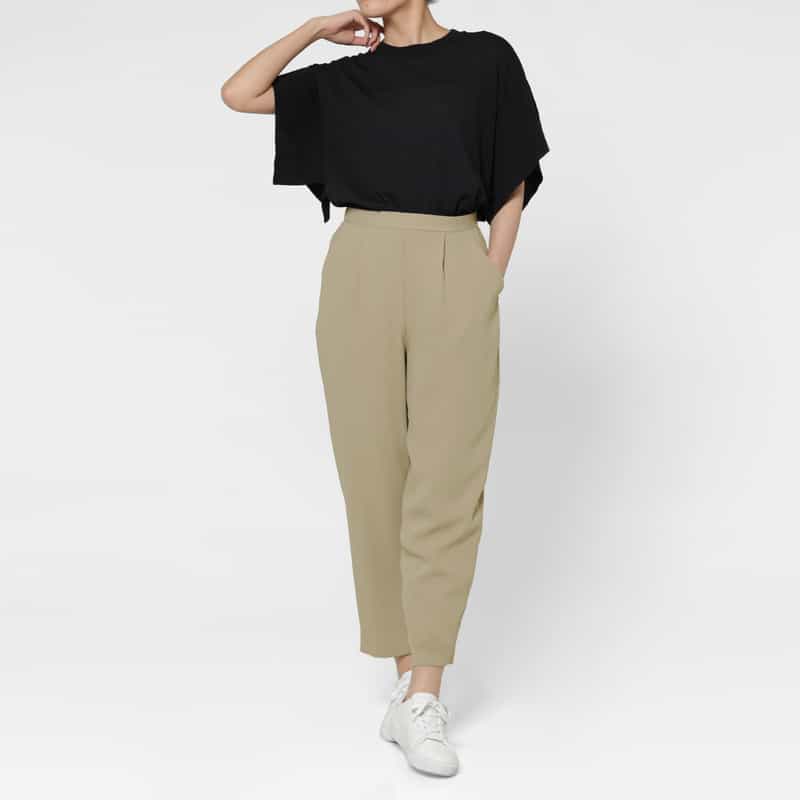 BARNEYS NEW YORK ウォッシャブル ダブルクロス素材テーパードパンツ BEIGE