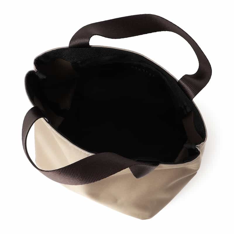 BARNEYS NEW YORK オンラインストア限定ナイロントートバッグ BEIGE