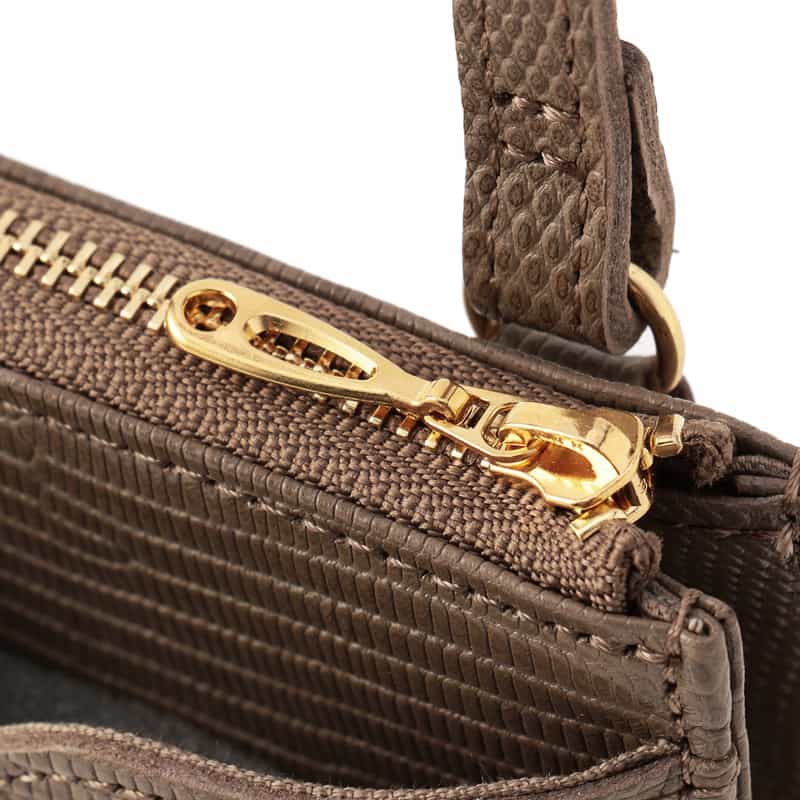 BARNEYS NEW YORK 型押しレザーフォーンバッグ GRAY BEIGE