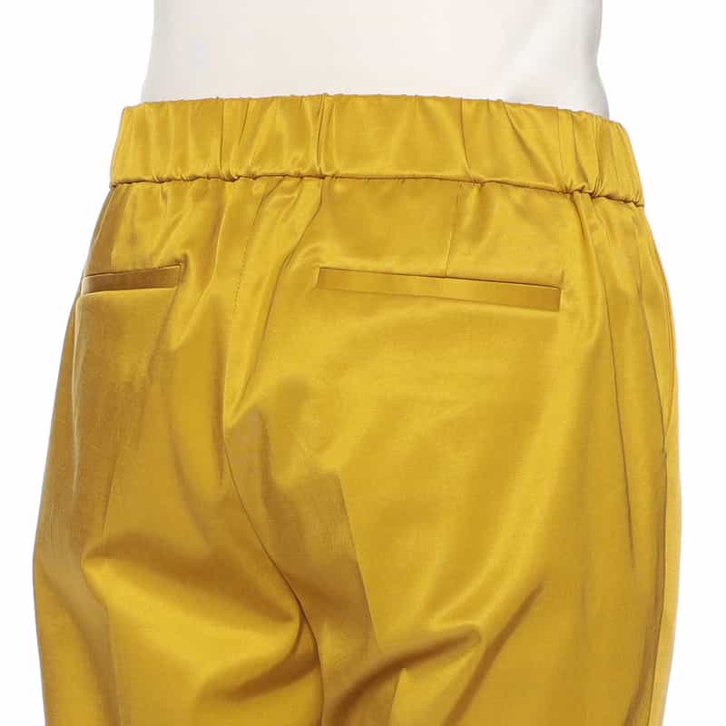 BARNEYS NEW YORK ウォッシャブルシャイニータックパンツ YELLOW