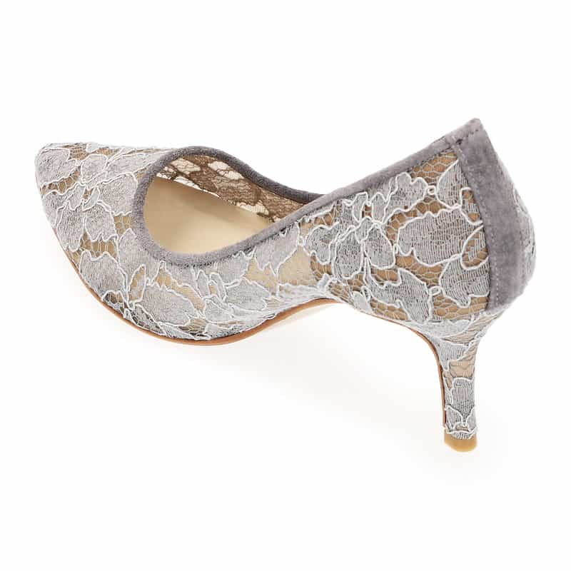 BARNEYS NEW YORK レースポインテッドトゥパンプス GRAY