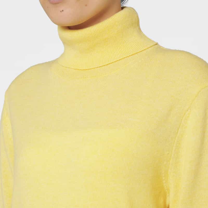 BARNEYS NEW YORK カシミヤ素材 タートルネックニットプルオーバー YELLOW
