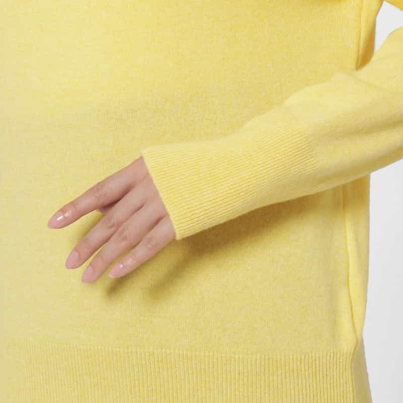BARNEYS NEW YORK カシミヤ素材 タートルネックニットプルオーバー YELLOW