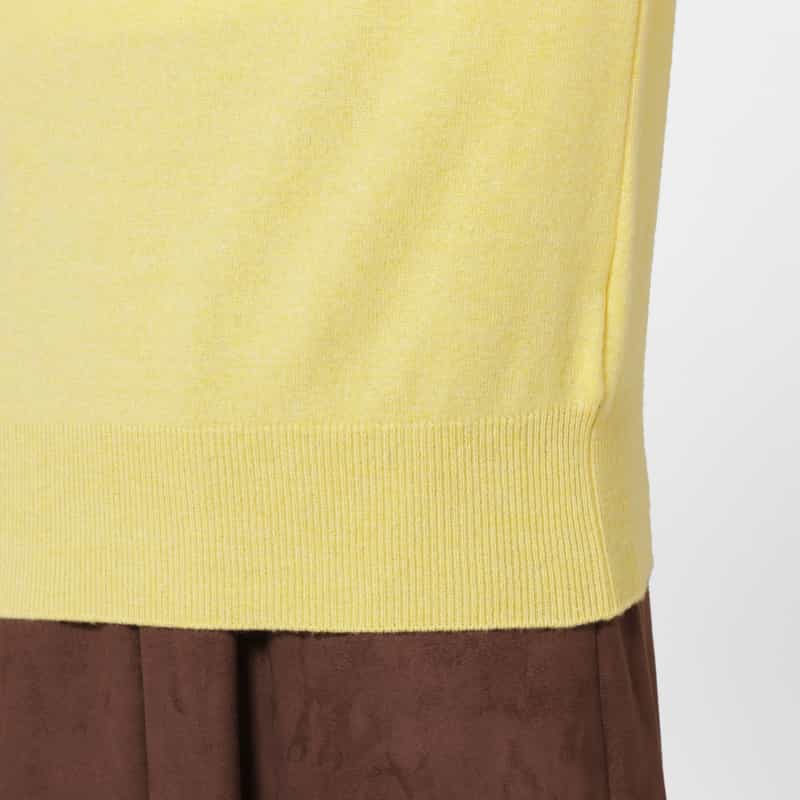 BARNEYS NEW YORK カシミヤ素材 タートルネックニットプルオーバー YELLOW