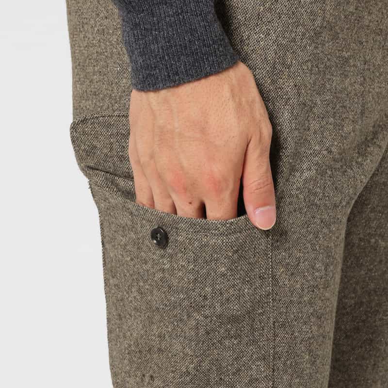 BARNEYS NEW YORK ストレッチ素材カーゴパンツ BROWN