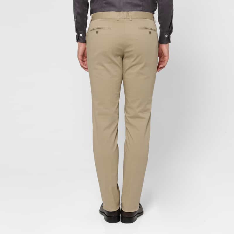 BARNEYS NEW YORK ストレッチ素材テーパードパンツ BEIGE