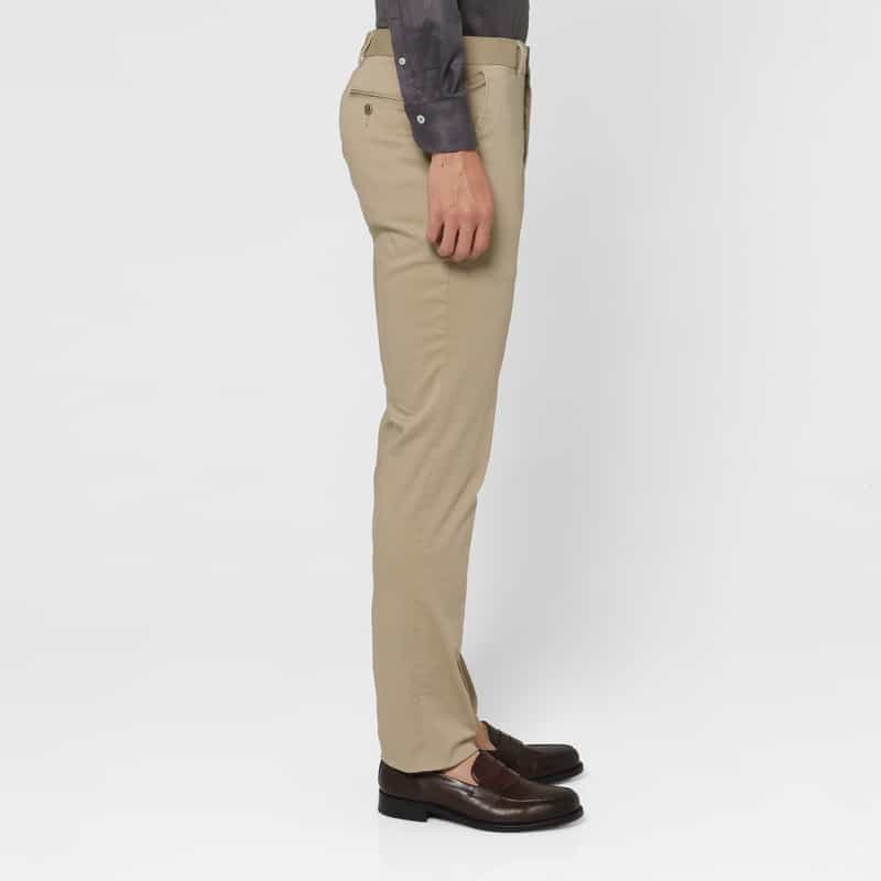 BARNEYS NEW YORK ストレッチ素材テーパードパンツ BEIGE