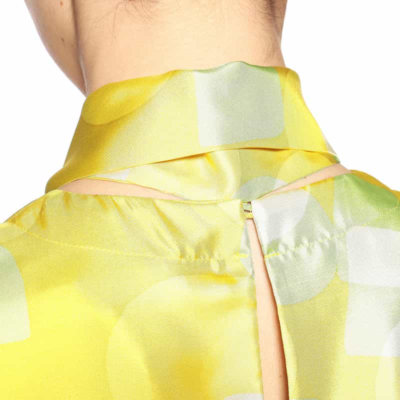 BARNEYS NEW YORK セットアップウォッシャブルジオメトリック柄プリントブラウス(ボウタイ付き) YELLOW