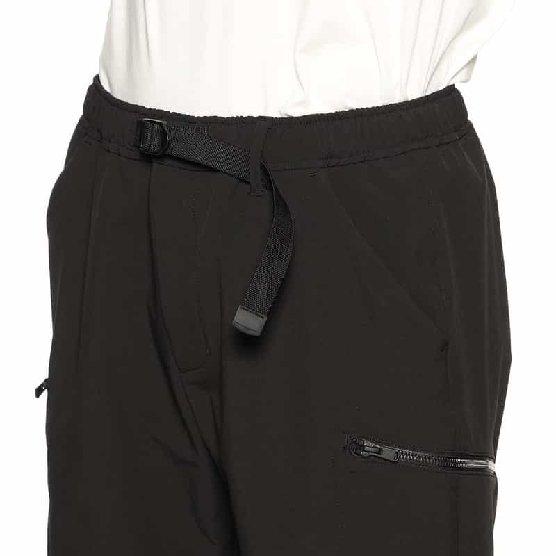 BARNEYS NEW YORK セットアップナイロンストレッチショーツ BLACK