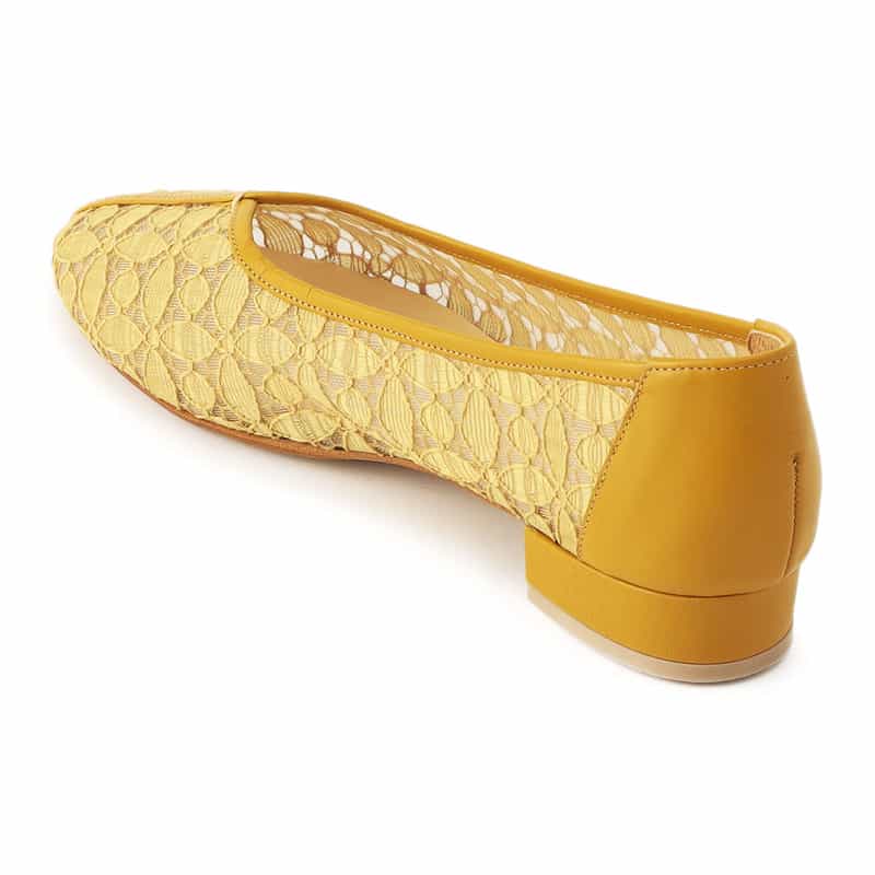 BARNEYS NEW YORK チャンキーヒールレースパンプス YELLOW