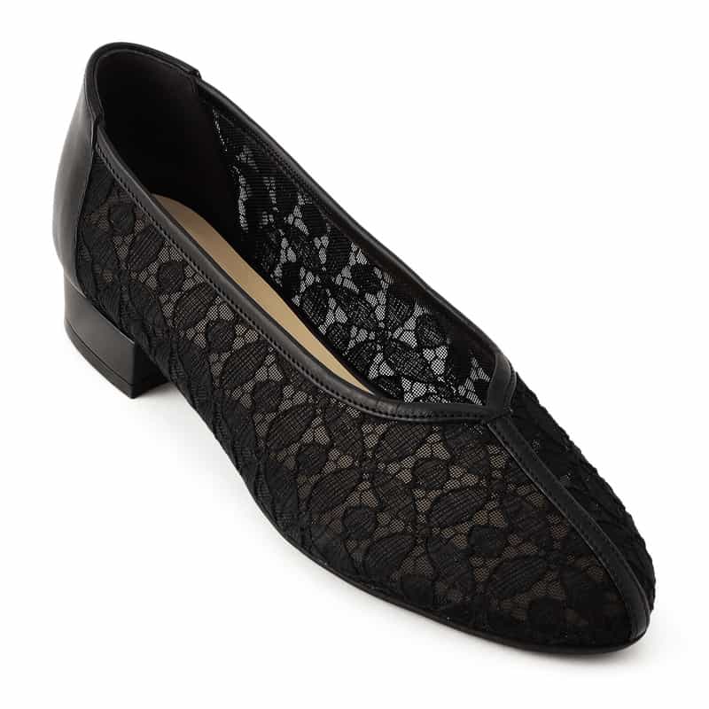 BARNEYS NEW YORK チャンキーヒールレースパンプス BLACK