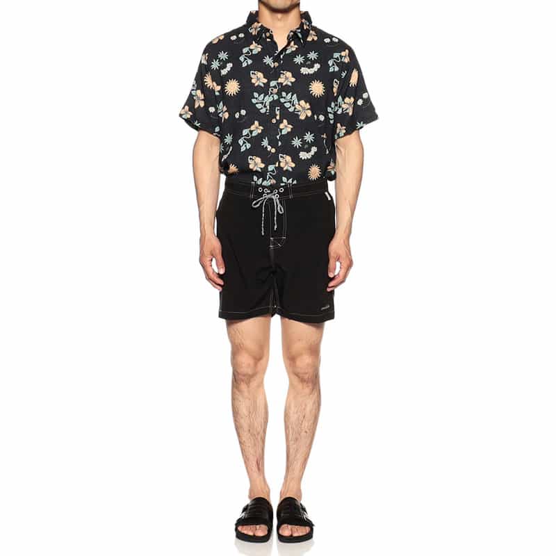 CRITICAL SLIDE ボードショーツ BLACK