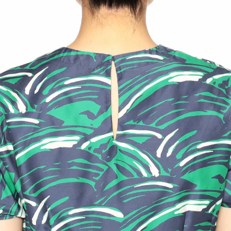 BARNEYS NEW YORK セットアップウォッシャブルプリントフロントタックプルオーバーブラウス NAVY