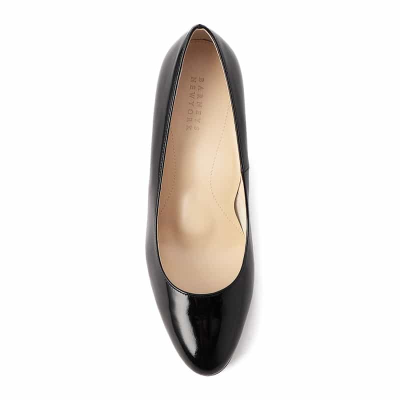 BARNEYS NEW YORK アーモンドトゥパテントパンプス BLACK