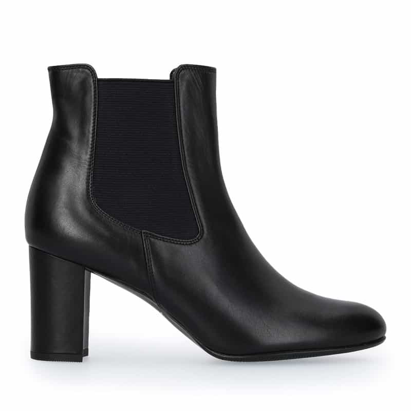 BARNEYS NEW YORK サイドゴアショートブーツ BLACK