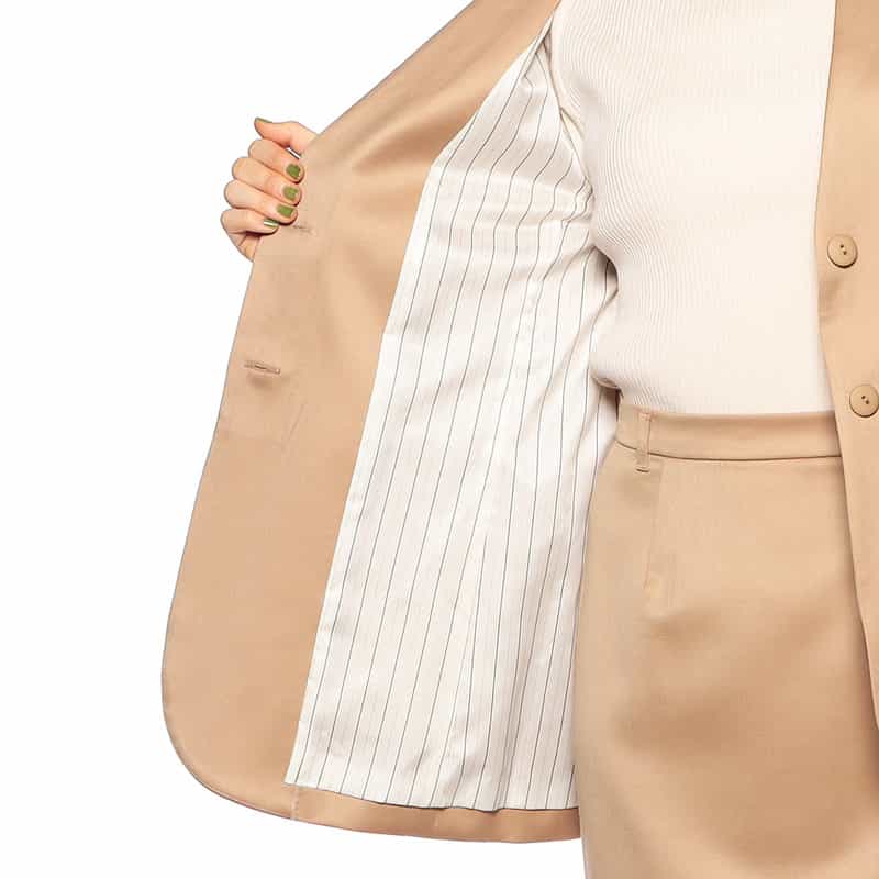 BARNEYS NEW YORK セットアップシャイニーノーカラージャケット BEIGE