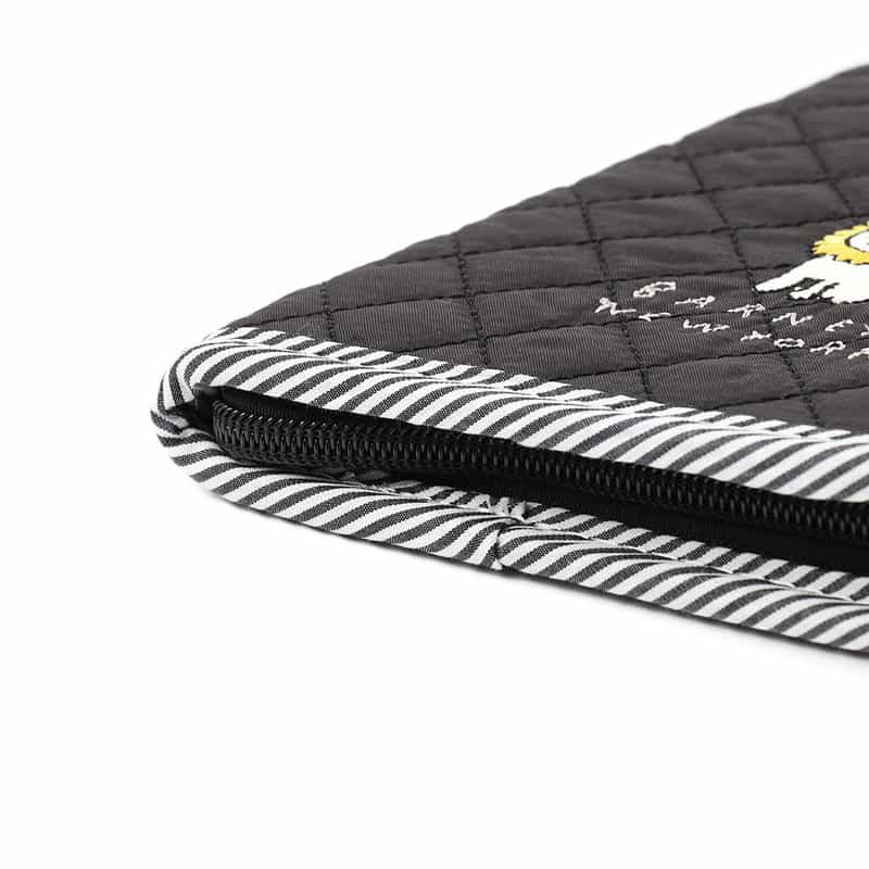 BARNEYS NEW YORK ライオンキルティング母子手帳ケース（S） BLACK