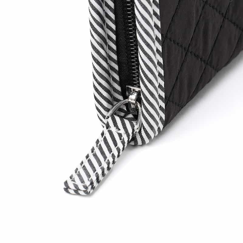 BARNEYS NEW YORK ライオンキルティング母子手帳ケース（S） BLACK