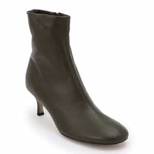 ピンヒールショートブーツ