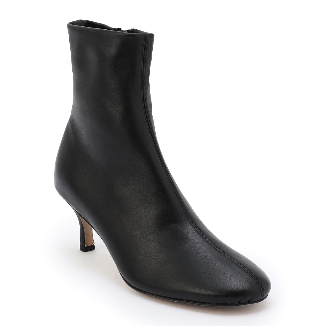 ピンヒールショートブーツ