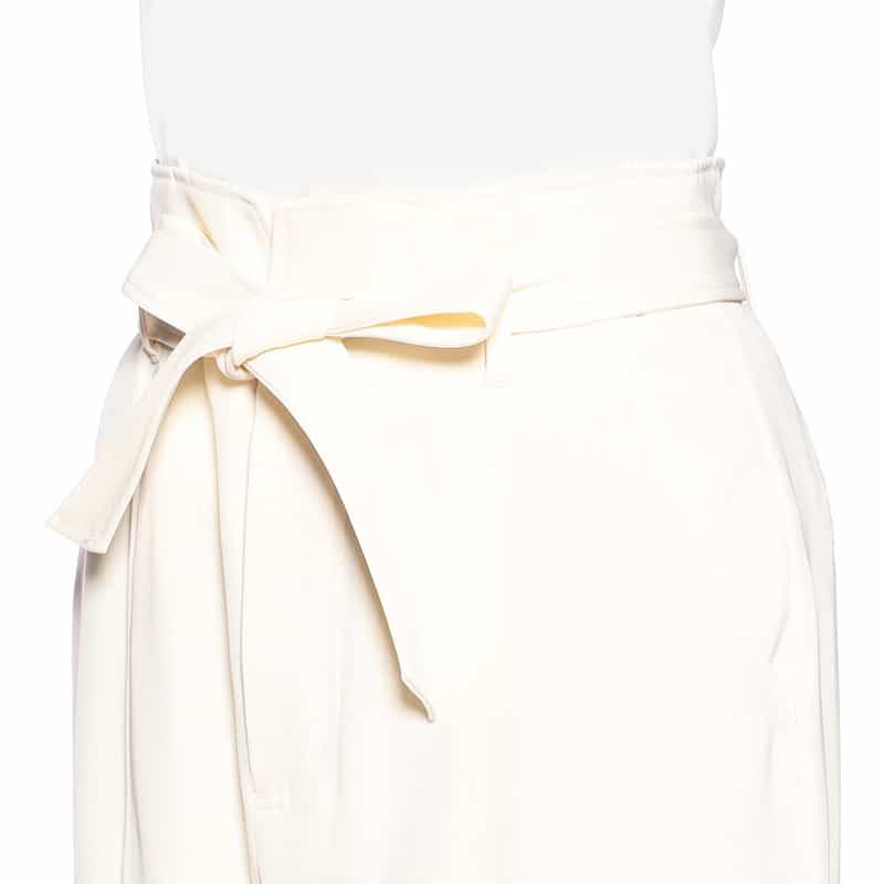 BARNEYS NEW YORK ウォッシャブルベルテッドタックテーパードクロップドパンツ WHITE