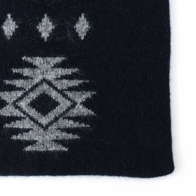 BARNEYS NEW YORK ネイティブ柄リブニットスヌード NAVY