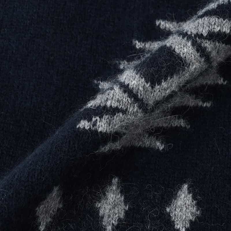 BARNEYS NEW YORK ネイティブ柄リブニットスヌード NAVY