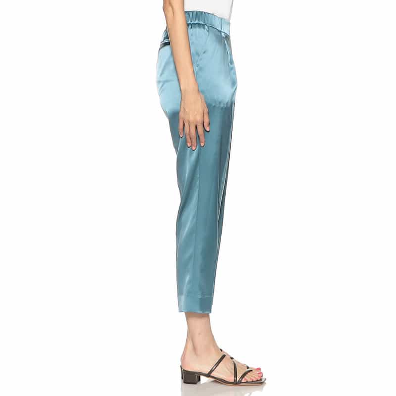 BARNEYS NEW YORK ウォッシャブルサテンライクテーパードパンツ BLUE
