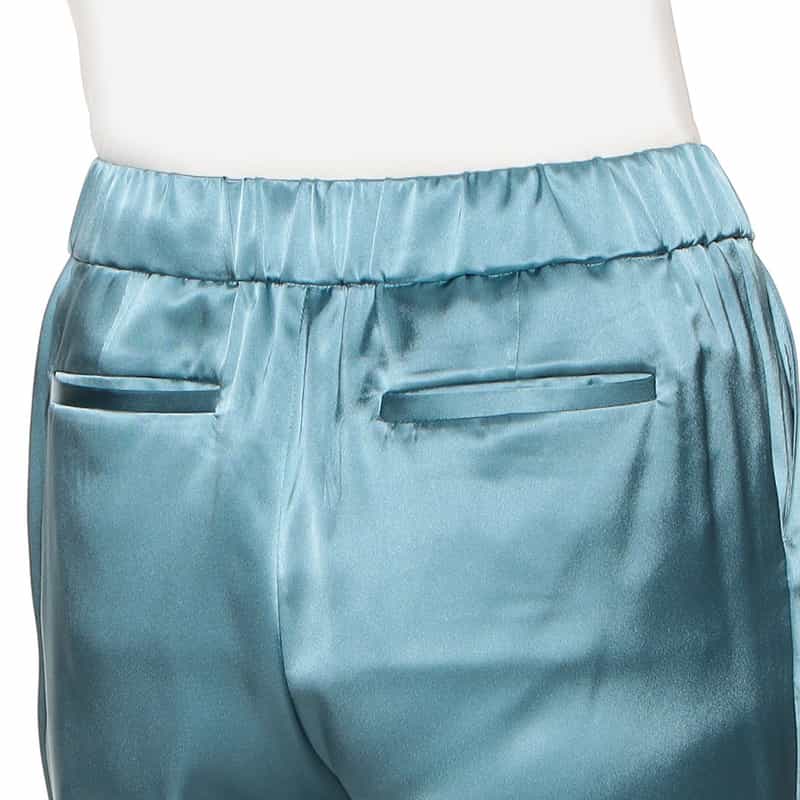 BARNEYS NEW YORK ウォッシャブルサテンライクテーパードパンツ BLUE