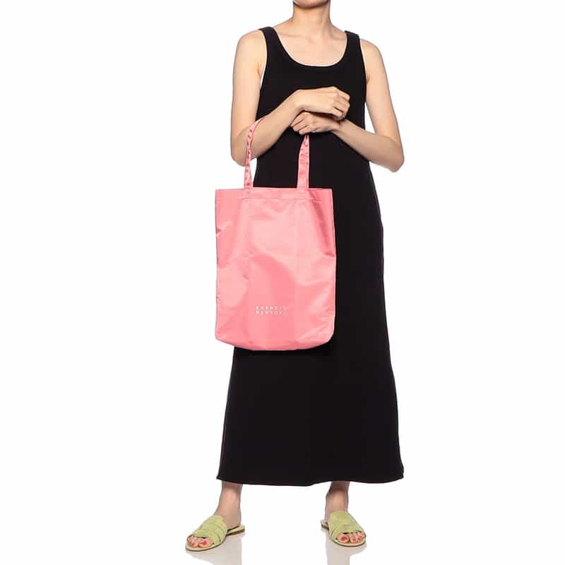 BARNEYS NEW YORK ナイロンバッグ (トライアングル) PINK