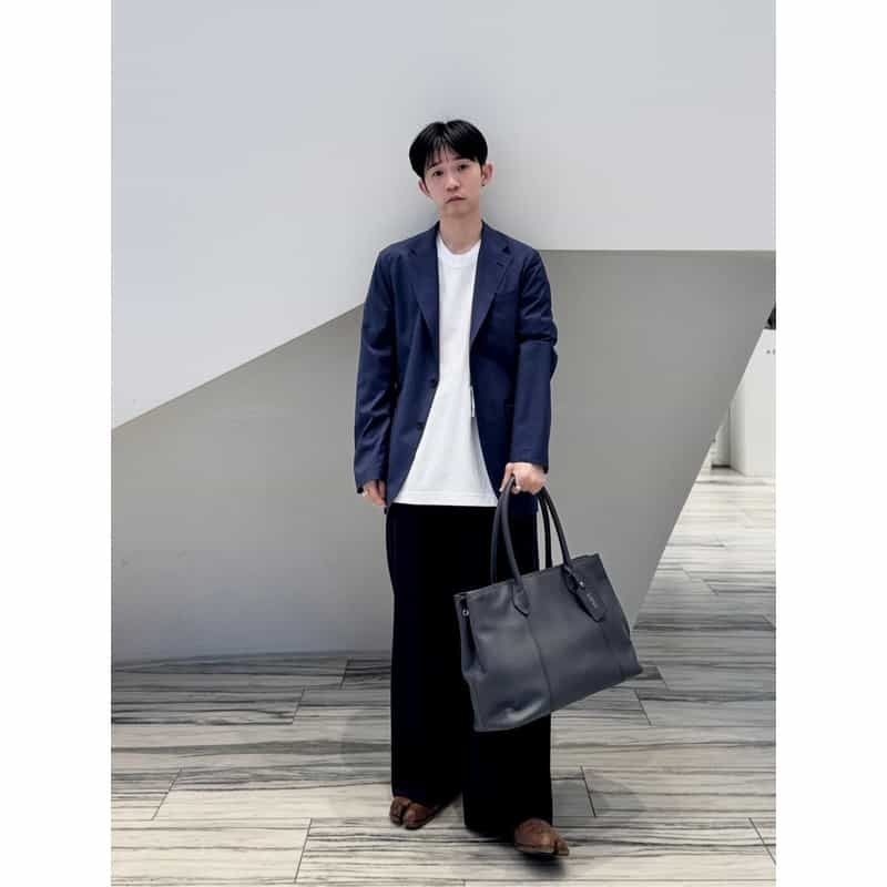 BARNEYS NEW YORK レザートートバッグ（M） NAVY
