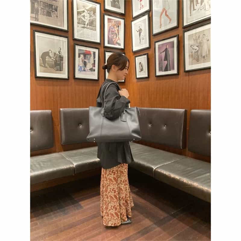 BARNEYS NEW YORK レザートートバッグ（M） GRAY