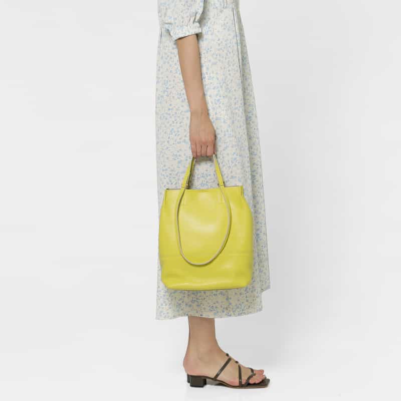 BARNEYS NEW YORK 縦型レザートートバッグ YELLOW