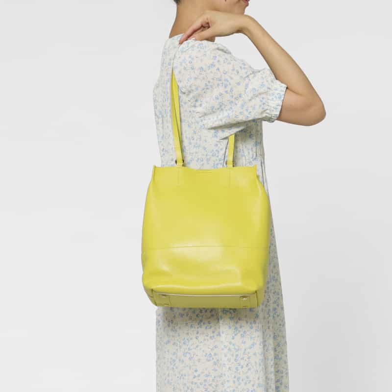 BARNEYS NEW YORK 縦型レザートートバッグ YELLOW