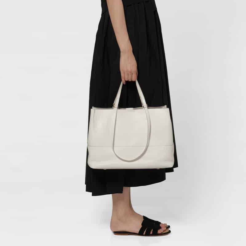 BARNEYS NEW YORK 横型レザートートバッグ OFF WHITE