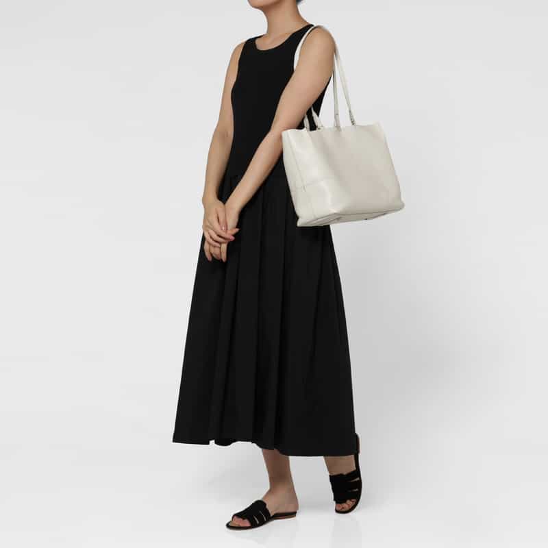 BARNEYS NEW YORK 横型レザートートバッグ OFF WHITE