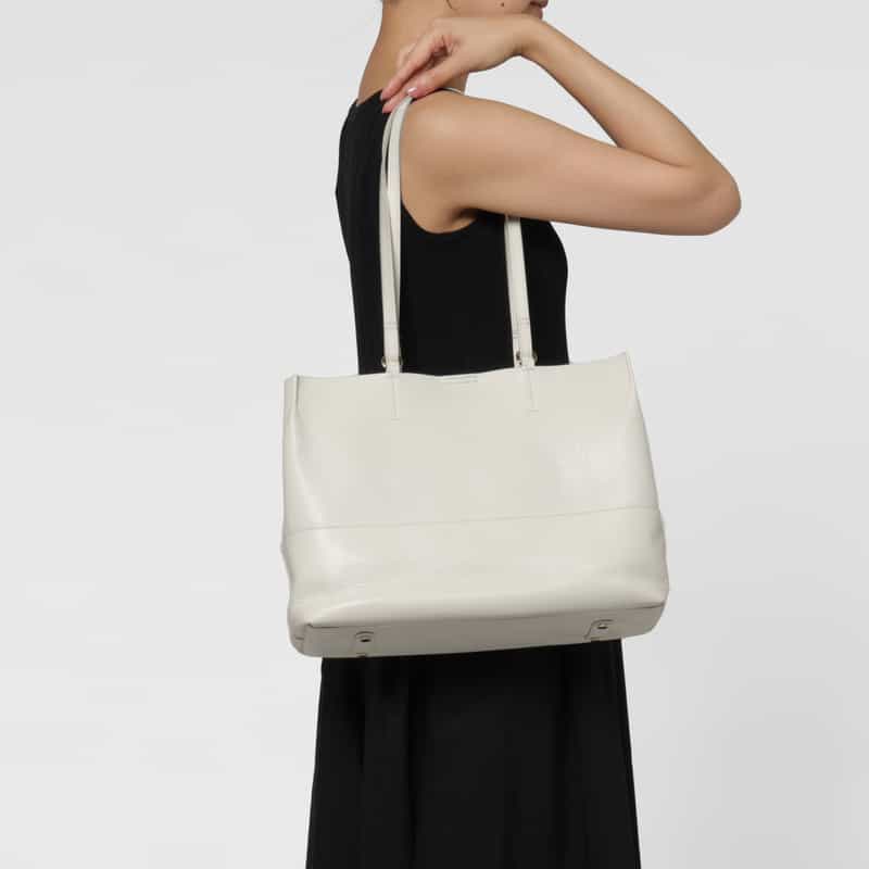 BARNEYS NEW YORK 横型レザートートバッグ OFF WHITE